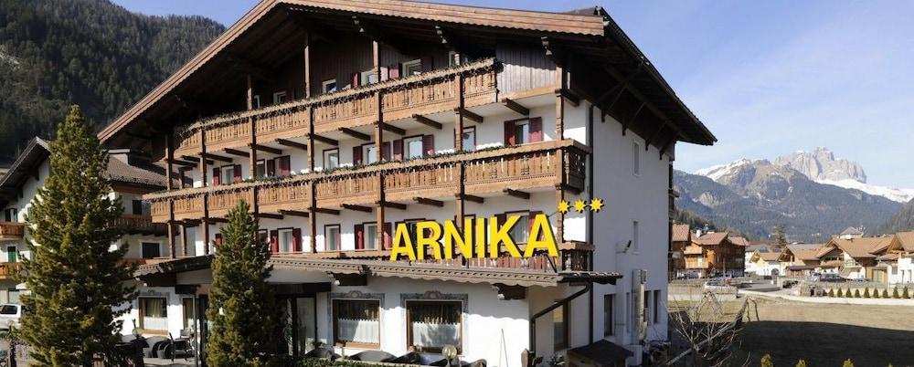 Hotel Arnika ปอซซาดิฟัซซา ภายนอก รูปภาพ