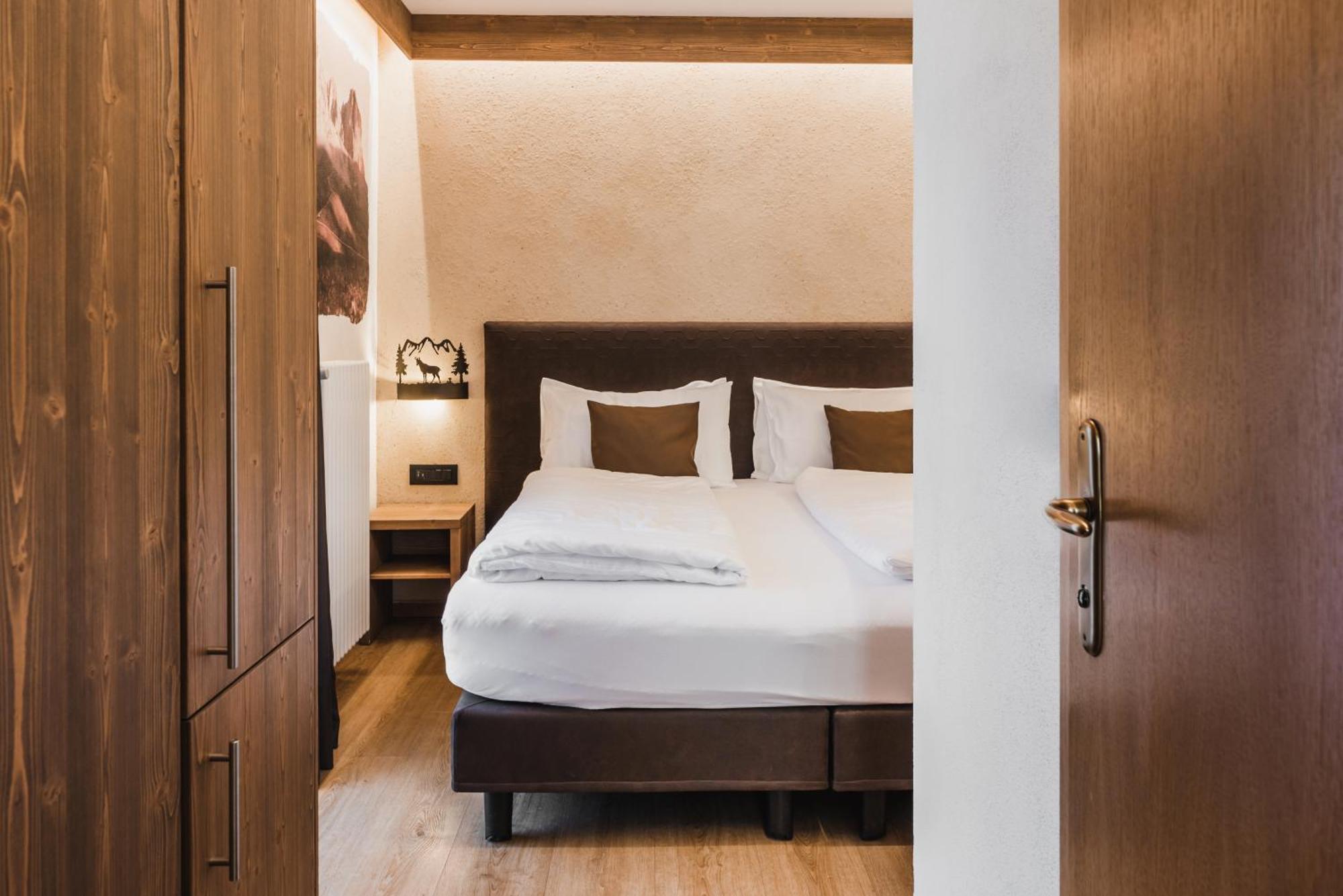 Hotel Arnika ปอซซาดิฟัซซา ภายนอก รูปภาพ